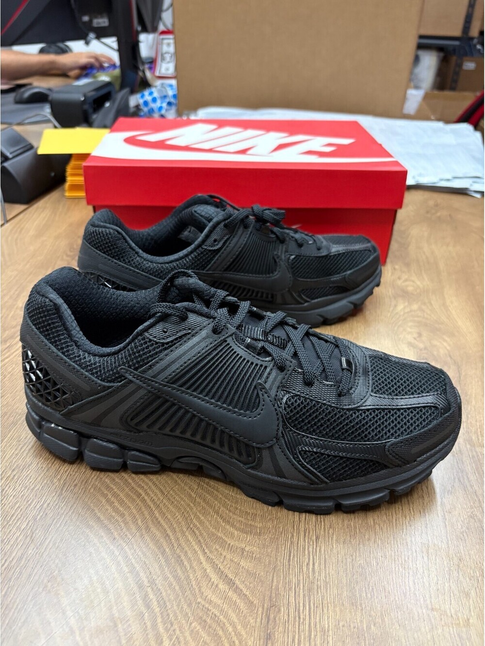 Zoom Vomero 5 Triple Black Running Shoes BV1358-003 Size 10.5 Men / 12 Women